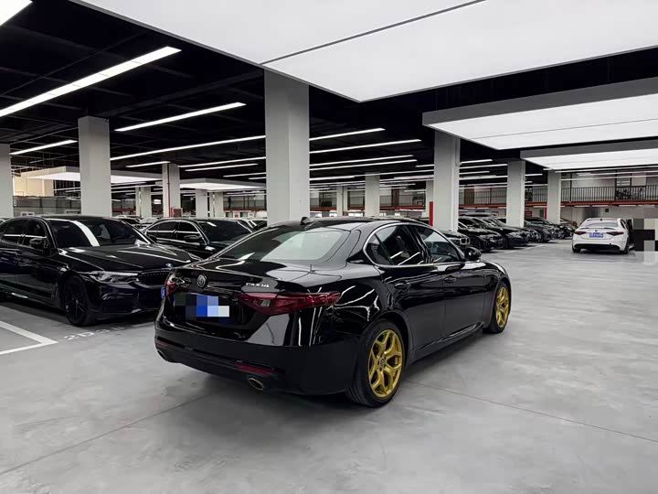 Alfa Romeo Giulia 2020 2.0 T 280 HP — фото 16