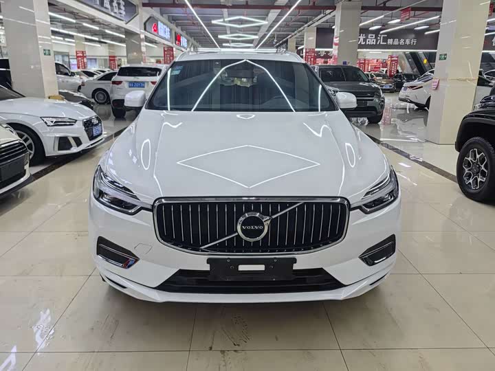 Volvo XC60 2021 T 5 4 WD — фото 2