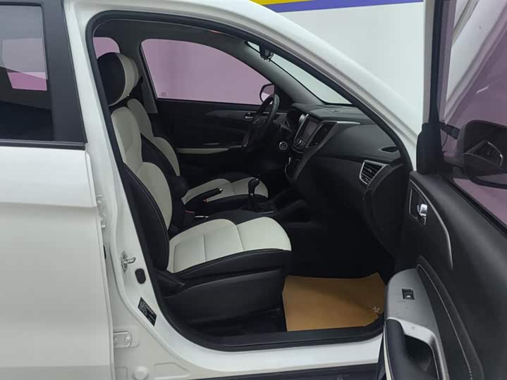 Changan CS35 2017 1.6 L MTLuxury — фото 8