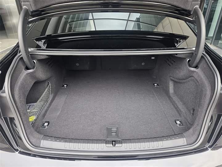 Audi A6L 2024 55 TFSI quattro — фото 9