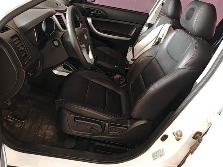 Changan CS35 2016 1.6 L MTLuxury V — фото 15