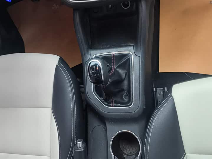 Changan CS35 2017 1.6 L MTLuxury — фото 16