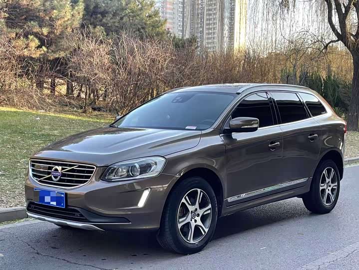 Volvo XC60 2017 T 5 — фото 1