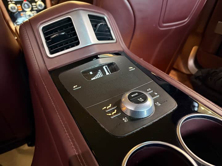 Aston Martin Rapide 2013 6.0 L S — фото 14