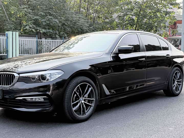 BMW 5-Series 2017 528 Li Leading — фото 2