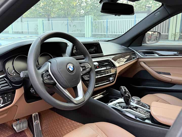 BMW 5-Series 2017 528 Li Leading — фото 4