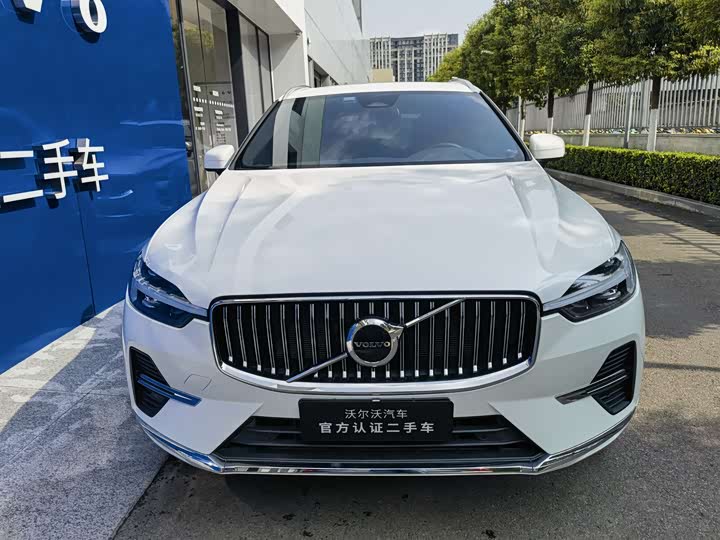 Volvo XC60 2025 B 5 4 WD — фото 2