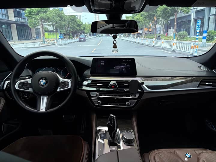 BMW 5 Series 525Li M спортпакет — фото 8