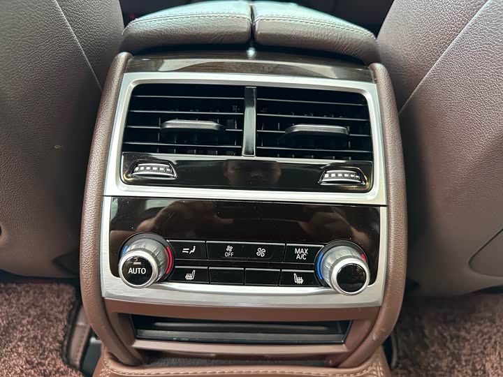 BMW 7 Series 730Li продвинутая — фото 15