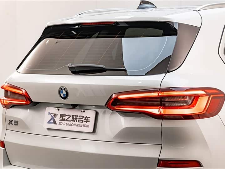 BMW X5 2019 x Drive 30i M — фото 9