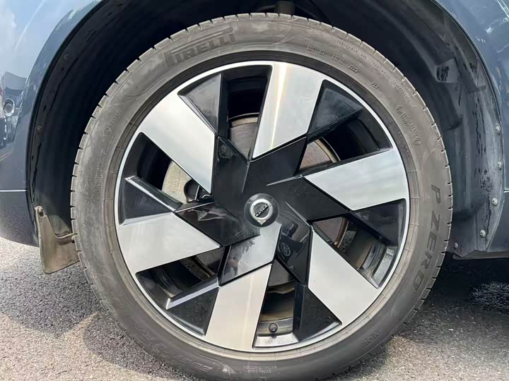 Volvo XC60 Hybrid 2024 T 8 PHEV 4 WD — фото 7