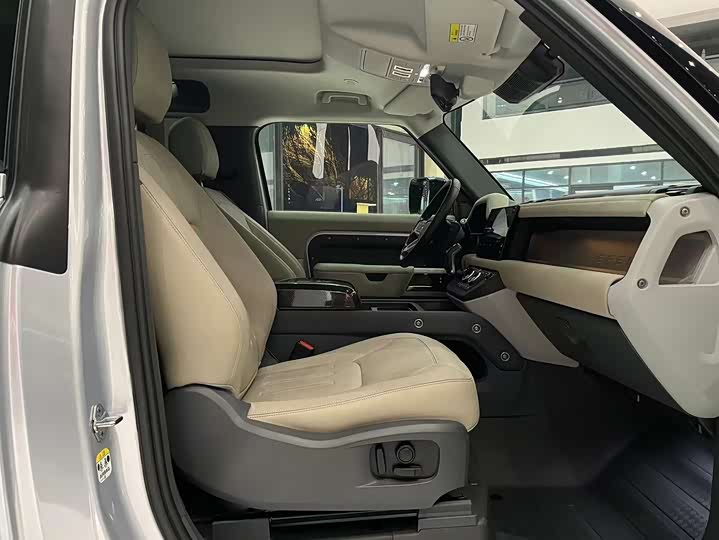 Land Rover Defender — фото 10