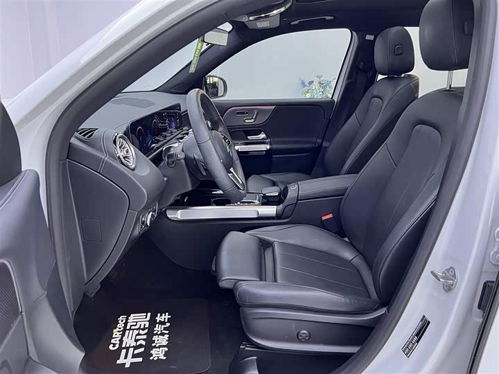 Mercedes-Benz GLB 2021 GLB 200 — фото 18