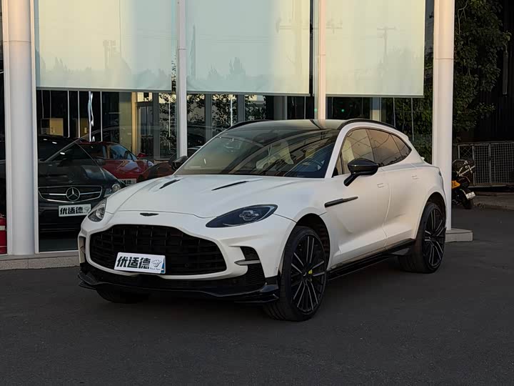 Aston Martin DBX 2023 4.0 T V 8 707 — фото 1