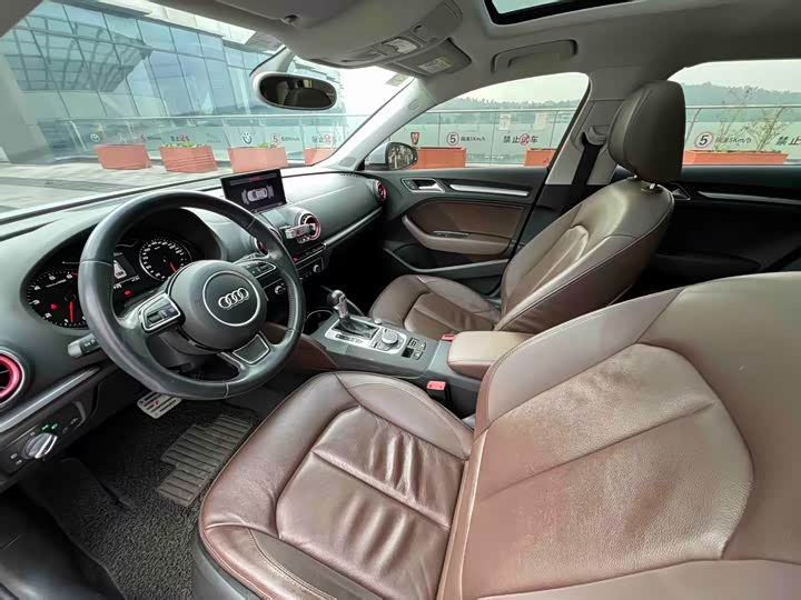 Audi A3 2015 Sportback 40 TFSI ATComfort — фото 9