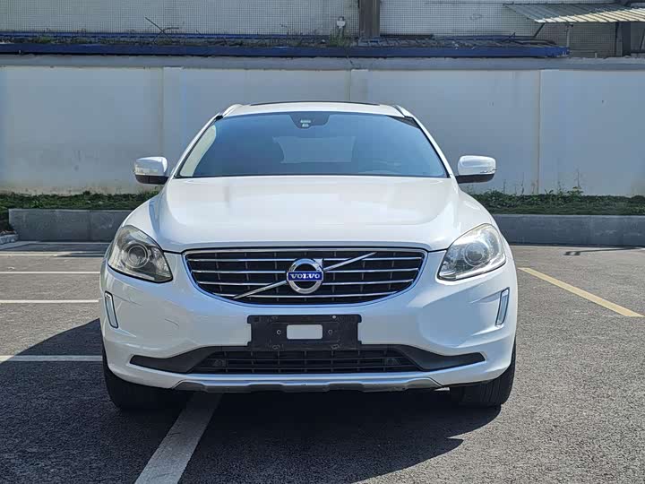 Volvo XC60 2016 T 5 — фото 1