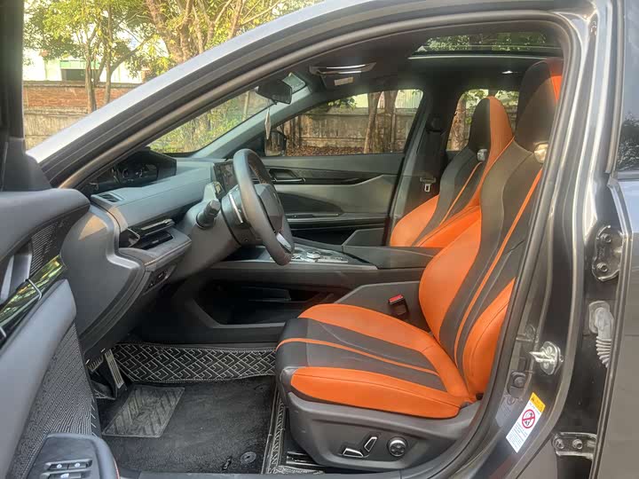 Changan UNI-V 2024 1.5 T Sport — фото 7