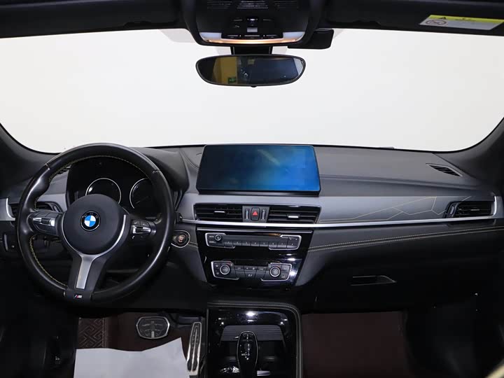 BMW X2 2023 s Drive 25i — фото 19