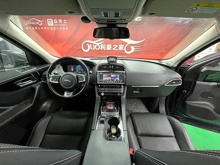 Jaguar F-PACE 2016 2.0 T 2 WDR-Sport — фото 23