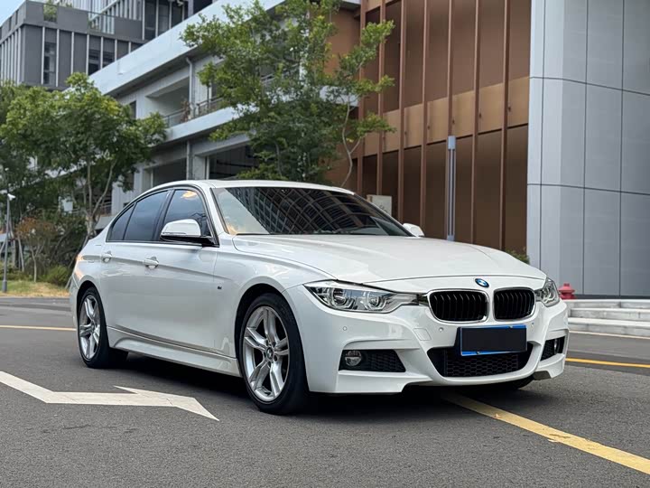 BMW 3-Series 2018 320i M — фото 3