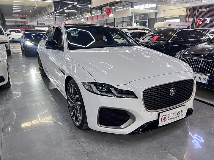 Jaguar XFL 2024 2.0 T P 300 4 WD — фото 3