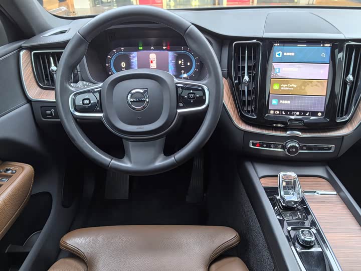 Volvo XC60 2022 B 5 4 WD — фото 7