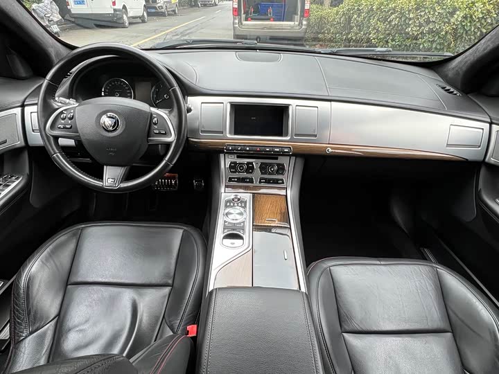 Jaguar XF 2015 XF 3.0 SC R-Sport — фото 12