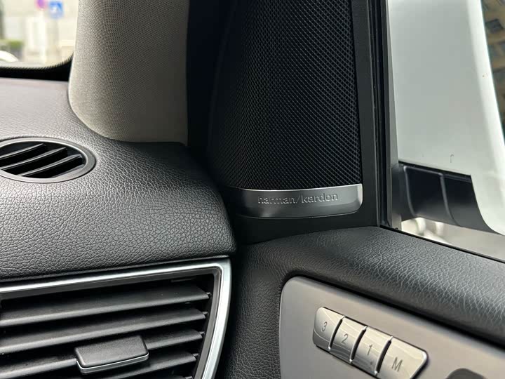 Mercedes-Benz M-Class 2015 AMG ML 63 — фото 16