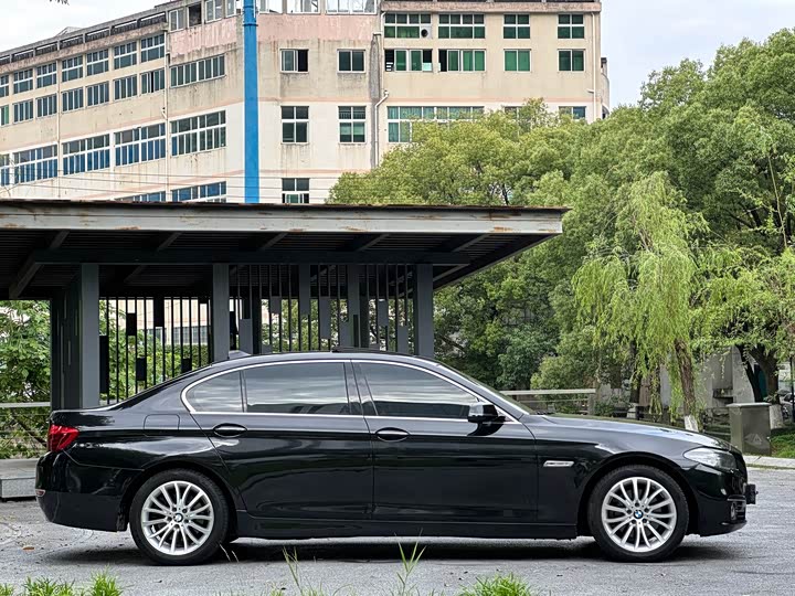 BMW 5 Series 525Li — фото 8