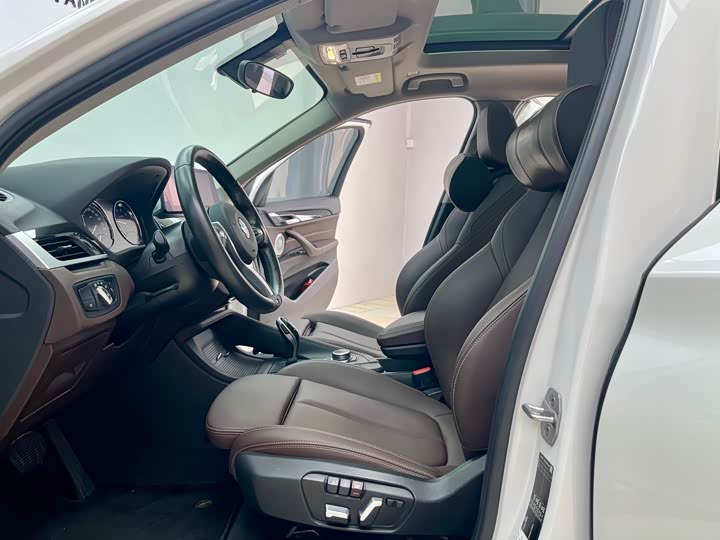 BMW X1 2021 s Drive 25 Li Leading — фото 4