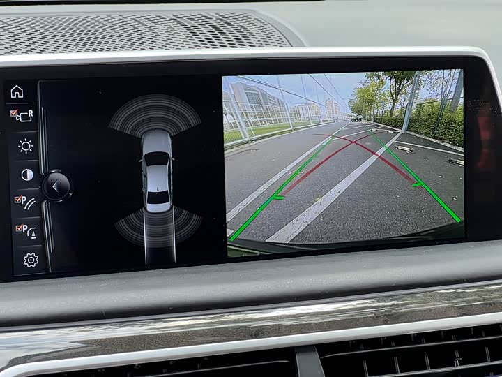 BMW 7-Series 2017 740 Li Leading — фото 29