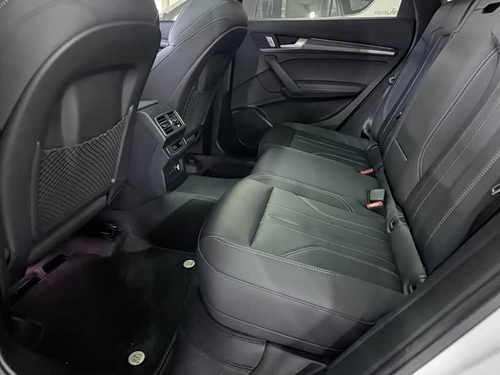 Audi Q5L 2025 40 TFSI — фото 11