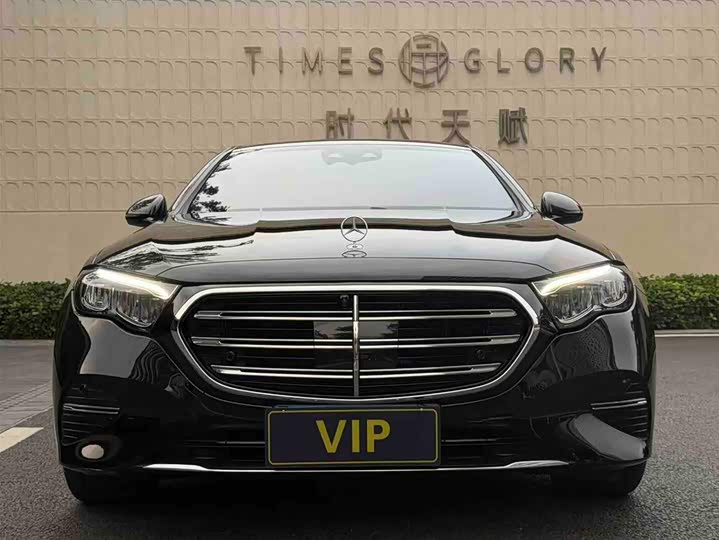 Mercedes-Benz E-Class 2025 E 300 L Luxury — фото 1
