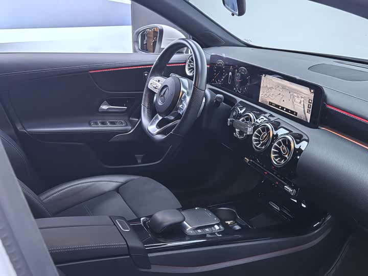 Mercedes-Benz A-Class 2023 A 200 L — фото 13