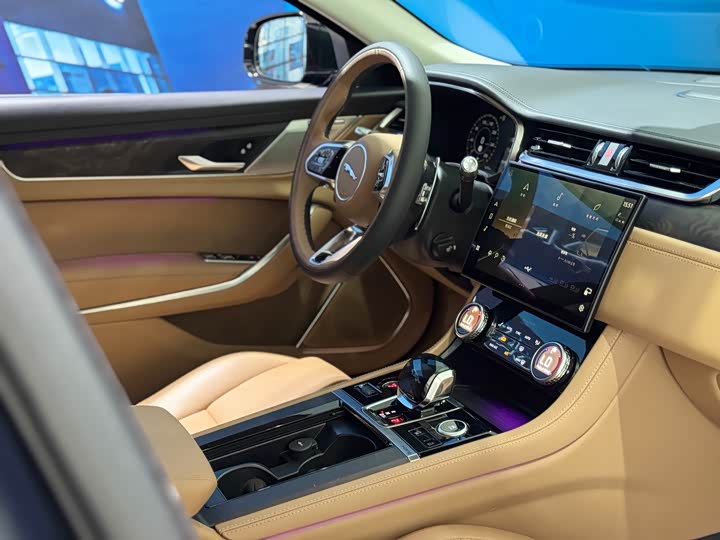 Jaguar XFL 2021 XFL 2.0 T P 250 2 WD — фото 13