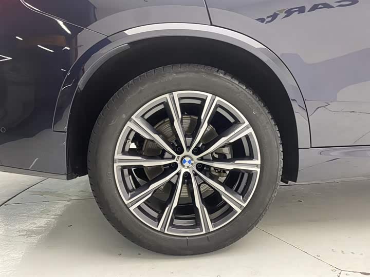 BMW X5 2019 x Drive 40i M — фото 11