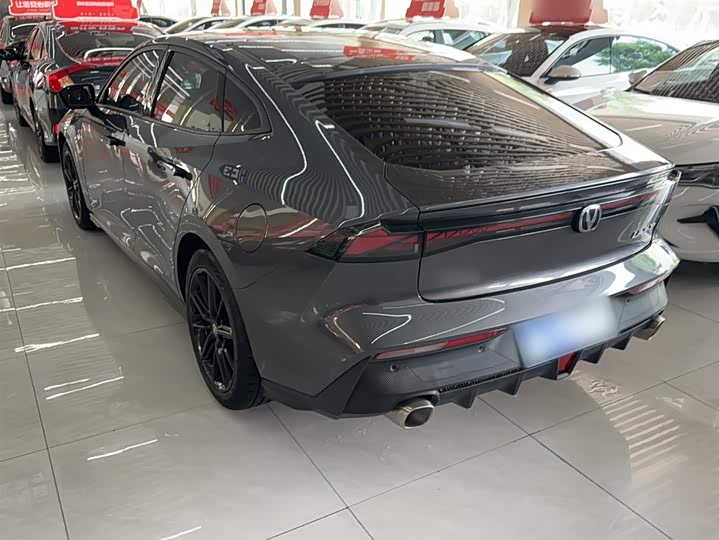 Changan UNI-V 2022 1.5 T Premium — фото 11