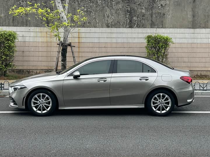 Mercedes-Benz A-Class 2020 A 200 L — фото 8