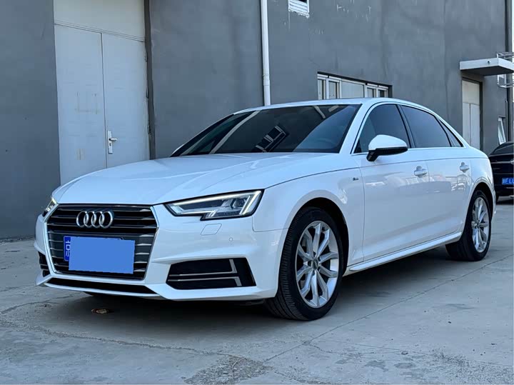 Audi A4L 2018 30 40 TFSI — фото 1