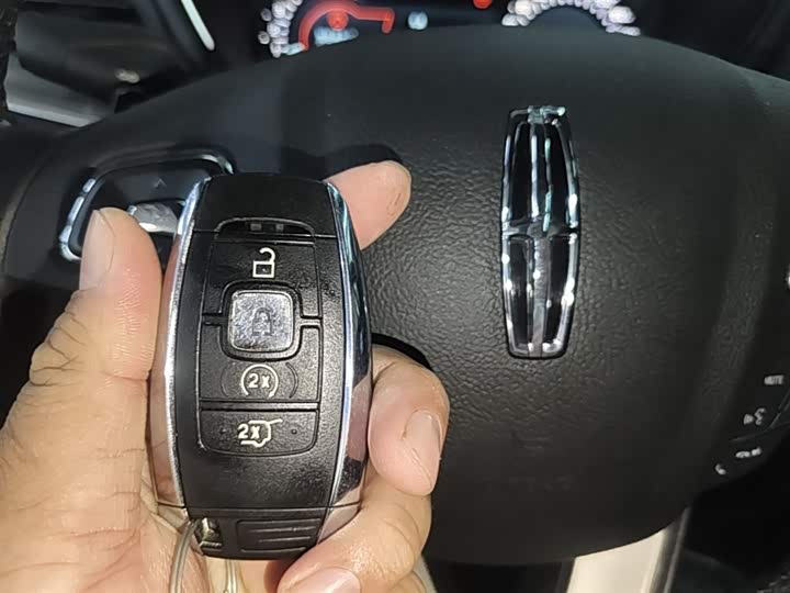 Lincoln MKC 2019 2.0 T 2 WD VI — фото 9