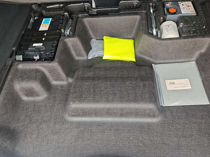 Volvo XC60 2025 B 5 4 WD — фото 13