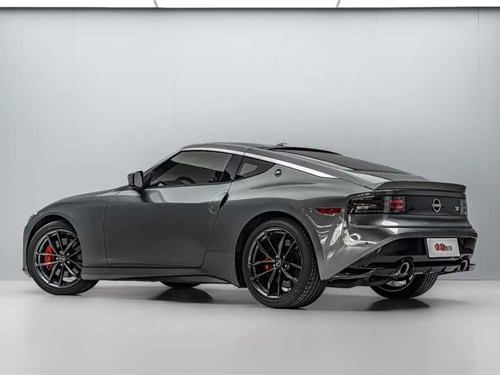 Nissan 400 Z 2023 3.0 T — фото 5