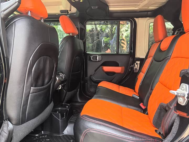 Jeep Wrangler — фото 5