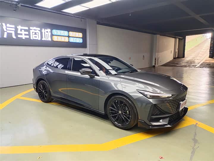 Changan UNI-V 2023 1.5 T — фото 3