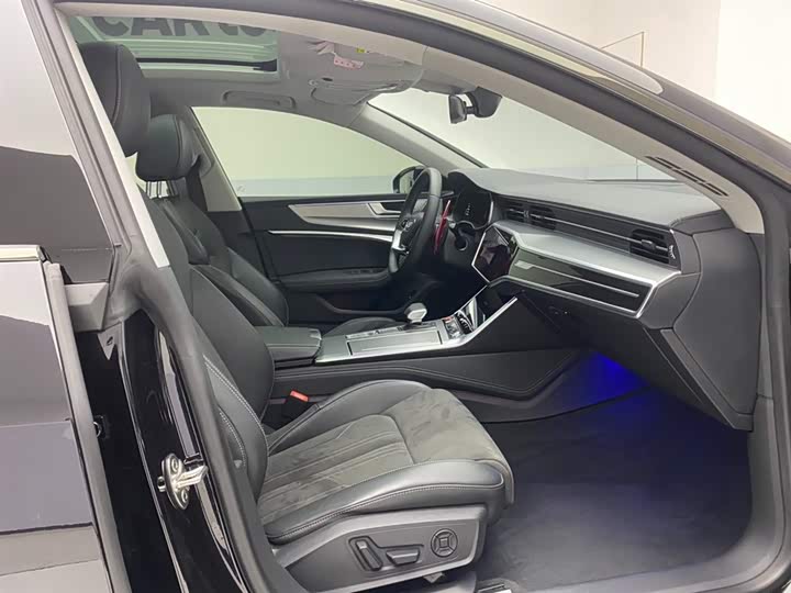 Audi A7L 2024 45 TFSI Luxury — фото 18