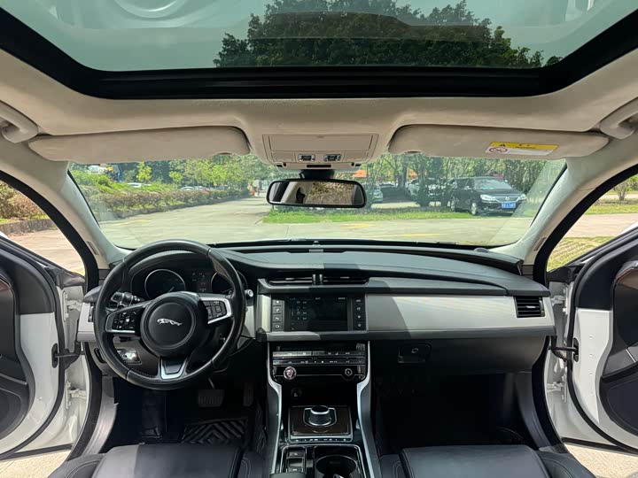 Jaguar XFL 2018 XFL 2.0 T 200 PS — фото 9
