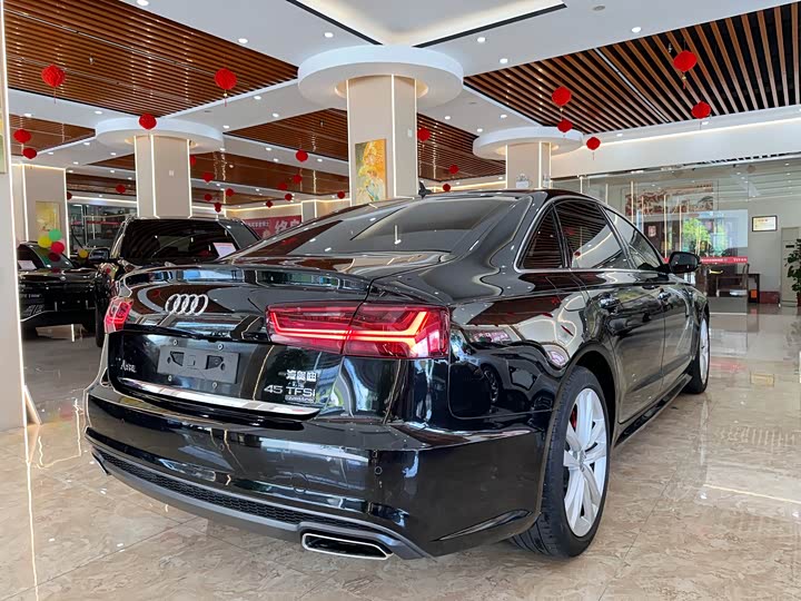 Audi A6L 30 45 TFSI quattro спорт — фото 4
