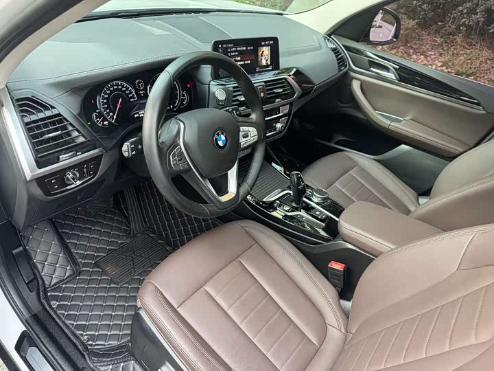 BMW X3 2018 x Drive 25i V — фото 4