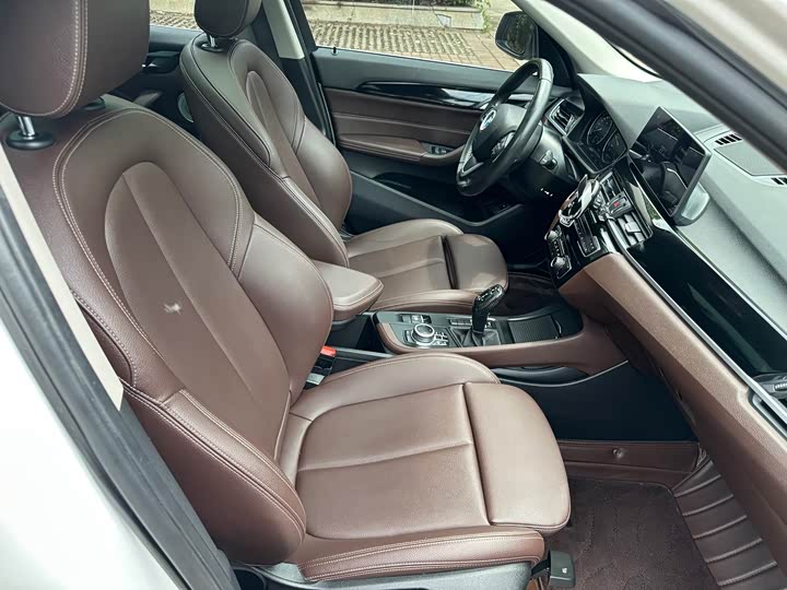 BMW X1 2021 s Drive 20 Li — фото 29