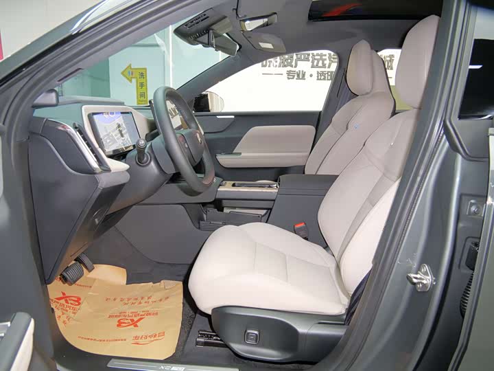 Volvo XC70 Hybrid 2026 2 WD Core — фото 14